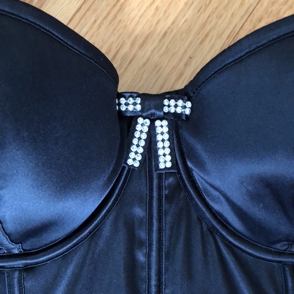 Victoria’s Secret bustier/corset lingerie - Picture 3 of 9